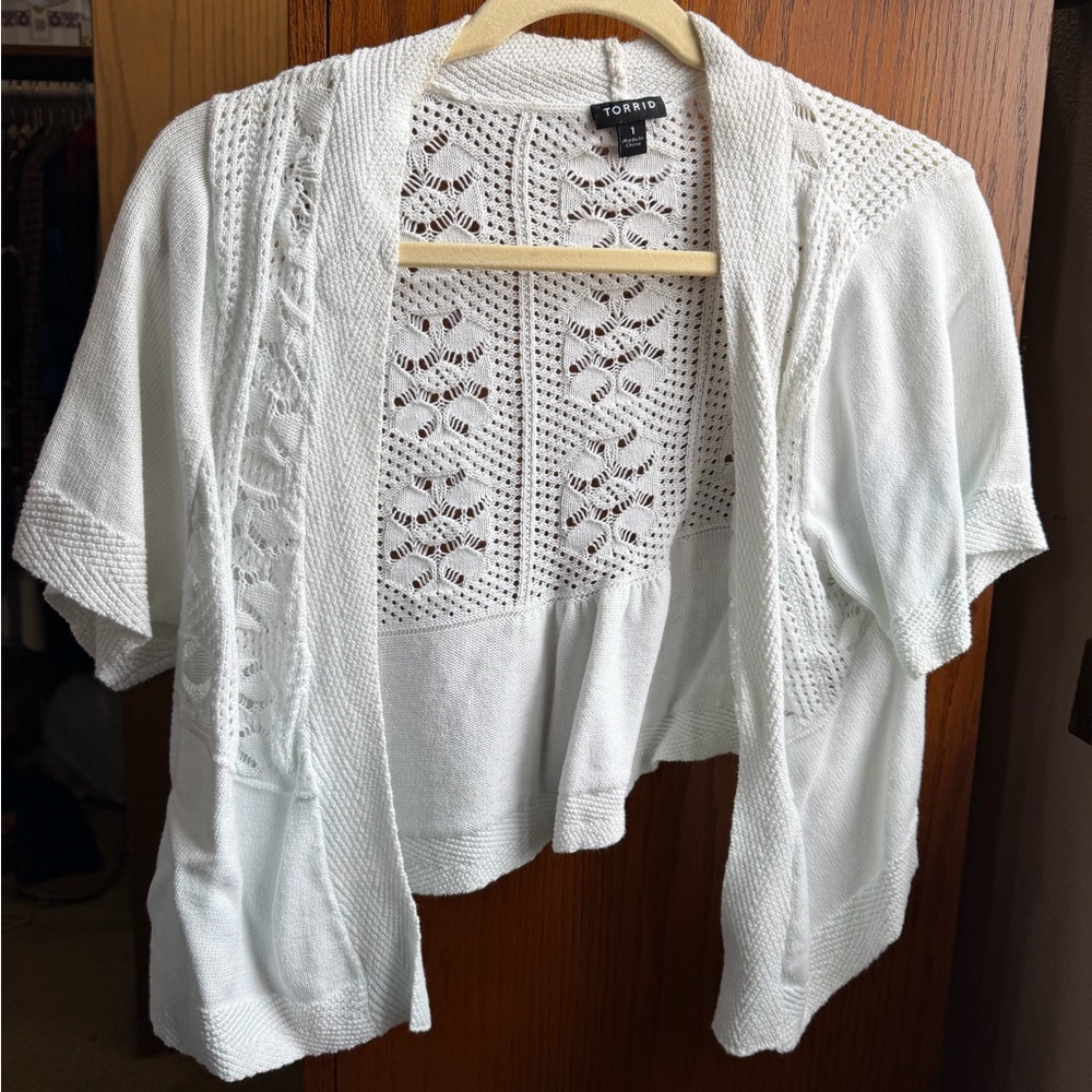 Torrid White Open-Front Knit Shrug